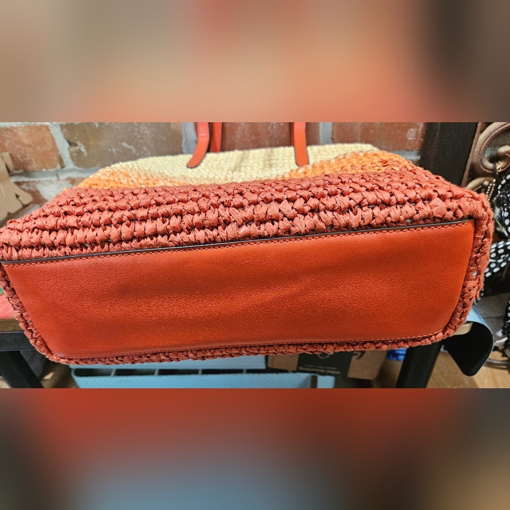 🖤Michael Kors Woven Tote in Orange and Tan Ombre Straw - Picture 3 of 4